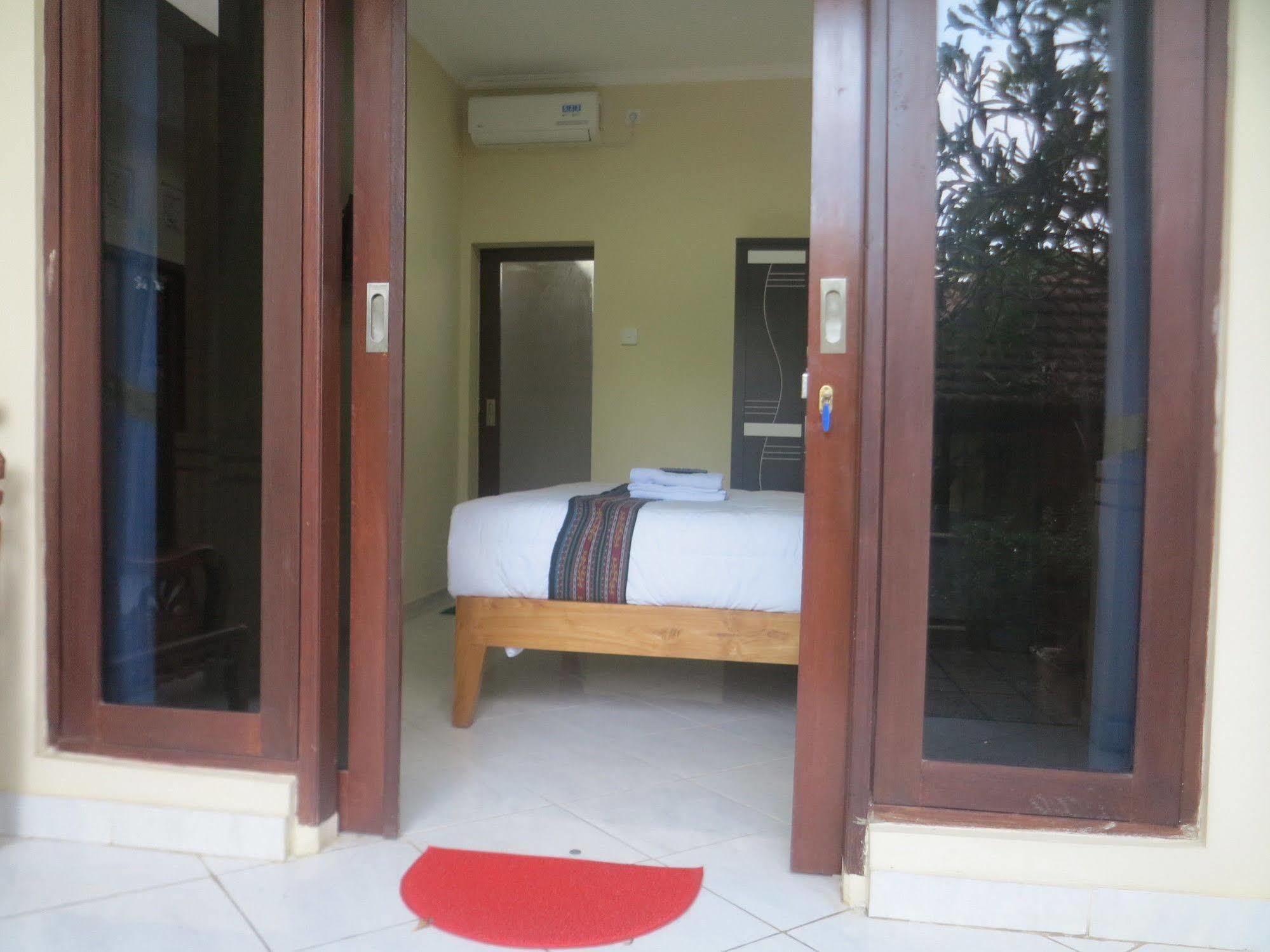 Sari Buana Bed & Breakfast Kuta Lombok Exteriér fotografie